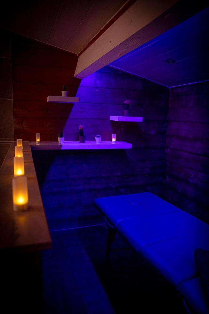 Le Spa Du Cabanon: Cabanon De Luxe Avec Spa Entierement Privatif Aye Exteriör bild
